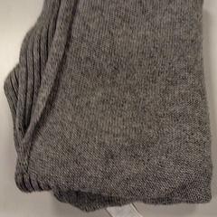 스웨터 Grijs, iLost를 사용하여 Vrije Universiteit Amsterdam에 보고됨