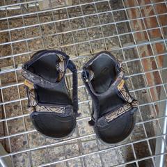 Kinder schoenen, segons s'ha informat a iLost