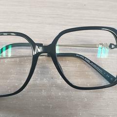 Szemüveg, amint azt Regio Limburg - Leuven az iLost segítségével jelentette.