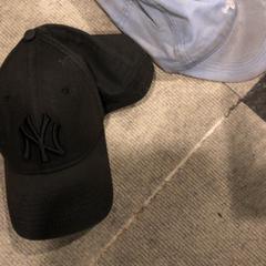 Czapka, zgłoszono przez Internationaal Theater Amsterdam przy użyciu iLost