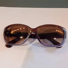 نظارات شمسية Ray-ban zonnebril، كما تم الإبلاغ عنه بواسطة Van der Valk Hotel Sneek عبر iLost