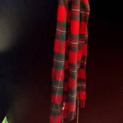 Shawl Rood/Groen geruit., as reported by TivoliVredenburg using iLost