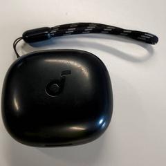 Produtos electrónicos - Earpod etui zwart, segundo informou Regio Oost-Vlaanderen usando iLost