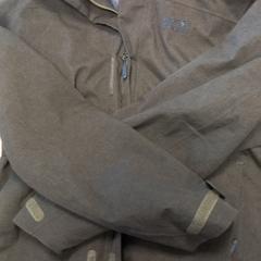 Outdoorjas jack wolfskinn groen, rapporterat av Pouw Vervoer med iLost