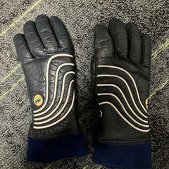 Gloves Leer donker blauw met wit, as reported by Connexxion Noord Holland Noord Alkmaar using iLost