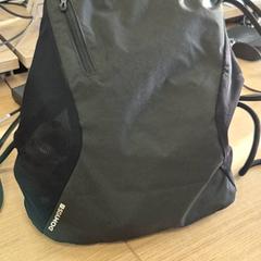 Mochila Zwart, ha sido reportado por Regio Antwerpen - Brussel con iLost