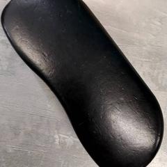 안경이 있는 안경 케이스 Zonnebril, iLost를 사용하여 Arriva Friesland / Groningen에 보고됨