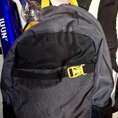 Zaino, come riportato da Qbuzz DMG utilizzando iLost