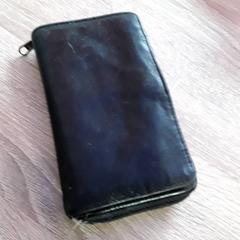 Carteira Tuiten, como reportado por EBS Tramplein utilizando o iLost