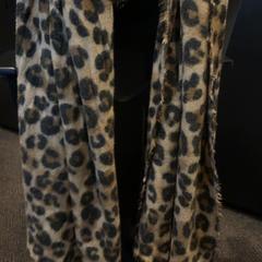 ショール がiLostで Van der Valk Hotel Utrecht によって報告されました