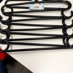 Různé - Kleerhangers, jak nahlášeno Centraal magazijn pomocí iLost