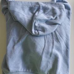 Kleding - Hoodie, ha sido reportado por Regio Antwerpen - Brussel con iLost