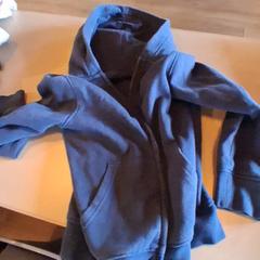 Mellény Donkerblauw vestje, amint azt Familiepark Drievliet az iLost segítségével jelentette.