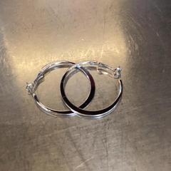 ピアス がiLostで MEININGER Hotel Leipzig Hauptbahnhof によって報告されました