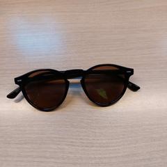 Sluneční brýle, jak nahlášeno Regio Limburg - Leuven pomocí iLost