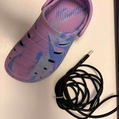 Sko kids, rapporterat av Ramada by Wyndham Amsterdam Airport Schiphol med iLost