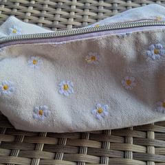 Bloemen etui / tasje, iLost'a bildirildiği gibi