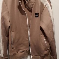 İLost kullanarak Grand Hotel Amrath Kurhaus tarafından bildirildiği gibi Dış giyim