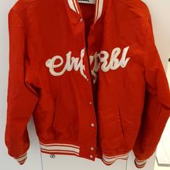 ジャケット Rood がiLostで HvA Amstelcampus によって報告されました