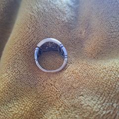 Gouden ring, jak bylo nahlášeno na iLost