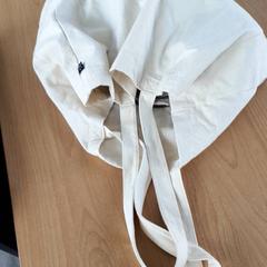 Bag Beige, som rapportert av ParkShuttle Rotterdam ved bruk av iLost