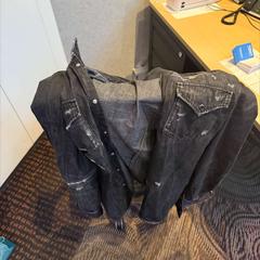 Jacket donkergrijs, as reported by Haven Hotel Rotterdam using iLost
