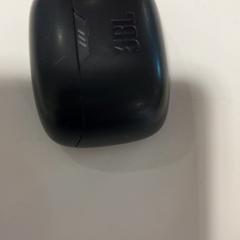 Porta auricolare earbuds, come riportato da TU/e - Receptie Atlas utilizzando iLost