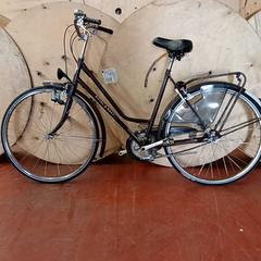 Bicicleta de senhora Royal-Navy bordeaux rood, como reportado por Fietsdepot Hasselt utilizando o iLost