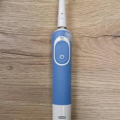 Elektrická zubná kefka Oral B, ako bolo nahlásené Van der Valk Hotel Sneek pomocou iLost