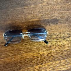 Sunglasses, as reported by Breng Arnhem using iLost