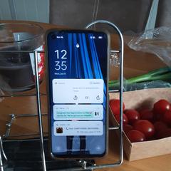 Telefoon, amint azt az iLostnak jelentették.