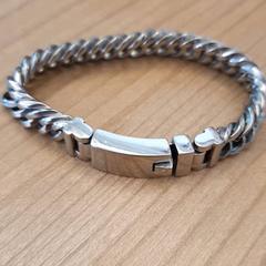 Pulseira Schakel RVS, como reportado por DierenPark Amersfoort utilizando o iLost