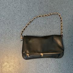 Taška, jak nahlášeno Breng Arnhem pomocí iLost