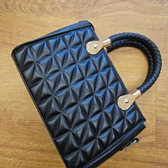 Handbag, as reported by HTM using iLost