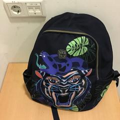 Zaino, come riportato da Qbuzz U-OV utilizzando iLost