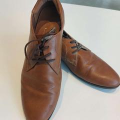Schoenen Primark, mens 42, zoals gemeld door TU/e - Receptie Flux met iLost