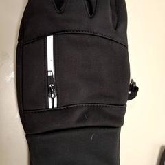 Luvas, segundo informou IKEA Paris - Italie Deux usando iLost