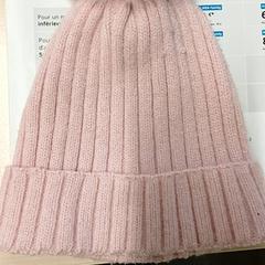 Gorro Rose à paillette, ha sido reportado por IKEA Brest Guipavas con iLost
