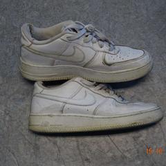 Sko Nike air force wit, rapporterat av Gemeente Leopoldsburg med iLost