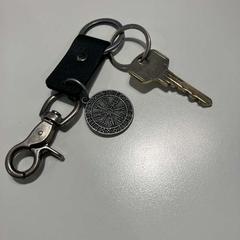 鍵 met lerenbandje en munt がiLostで Gemeente Meierijstad(Paaspop) によって報告されました
