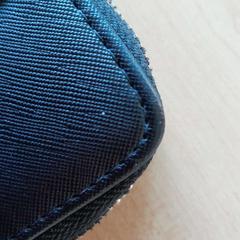 Cartera noir, segons ha informat TCL mitjançant iLost