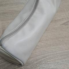 Estuche Beige, segundo informou EBS Spijkenisse usando iLost