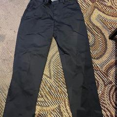 Zwarte pantalon pantalon، كما تم الإبلاغ عنه بواسطة Haven Hotel Rotterdam عبر iLost