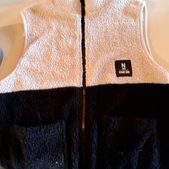 Vesta Bodywarmer teddy, jak nahlášeno Familiepark Drievliet pomocí iLost