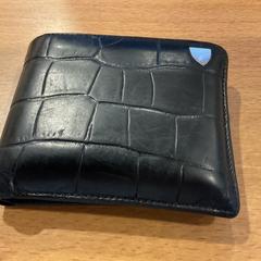 財布 Op naam van hughes varela がiLostで Gemeente Amsterdam によって報告されました