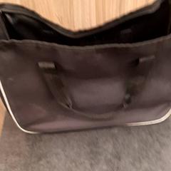 Rollatortas, zgłoszono przez Rotterdam The Hague Airport przy użyciu iLost