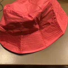 Kalap Burgundy, amint azt MEININGER Hotel Brussels City Center az iLost segítségével jelentette.