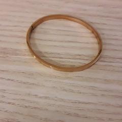 Pulseira, como reportado por IKEA Breda utilizando o iLost