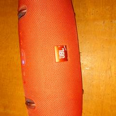 Grote JBL  speaker، كما تم الإبلاغ عنه عبر iLost