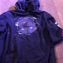 Giacca Donkerblauw, come riportato da Café Leentje utilizzando iLost